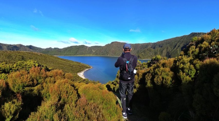 Visitor in Lagoa do Fogo volcano