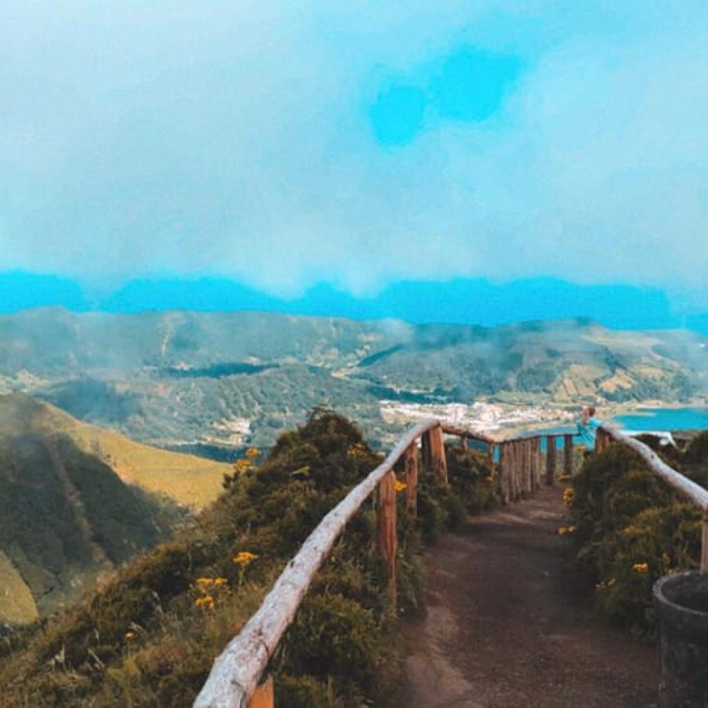 Canário lake in a private azores tour